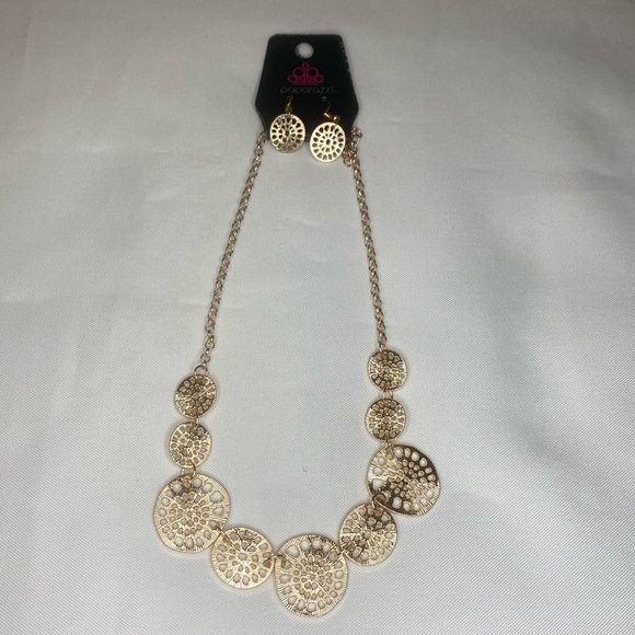 Paparazzi Your Own Wheel Necklace and Earrings - Picture 2 of 4